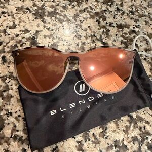Blenders polarized mirror sunglasses. New!